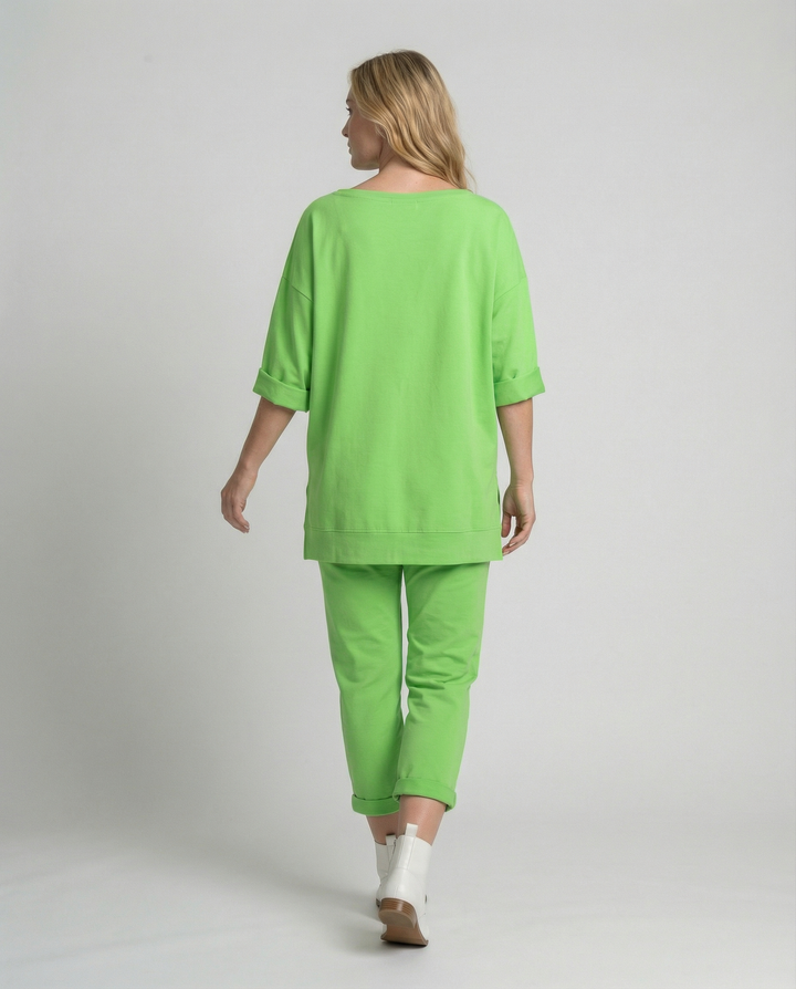 Comfortable women's leisure suit sporty