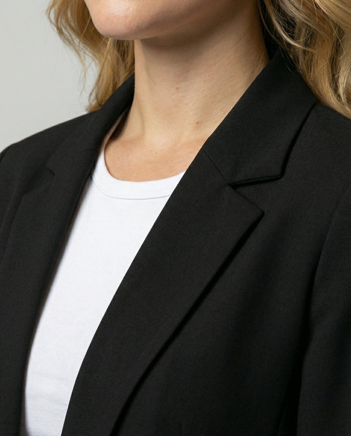 Figure-enhancing Elegant Women's Blazer